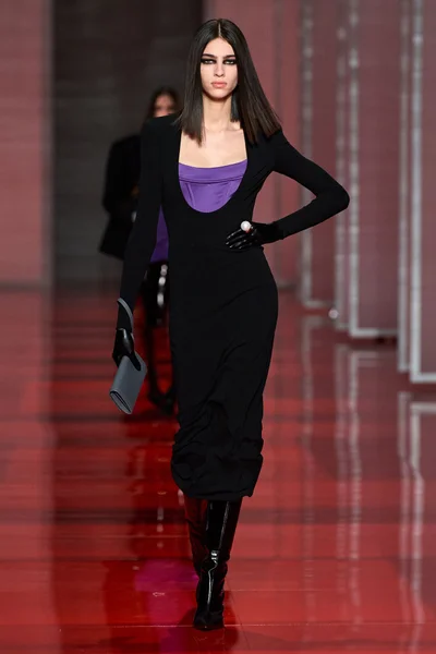 Look 3